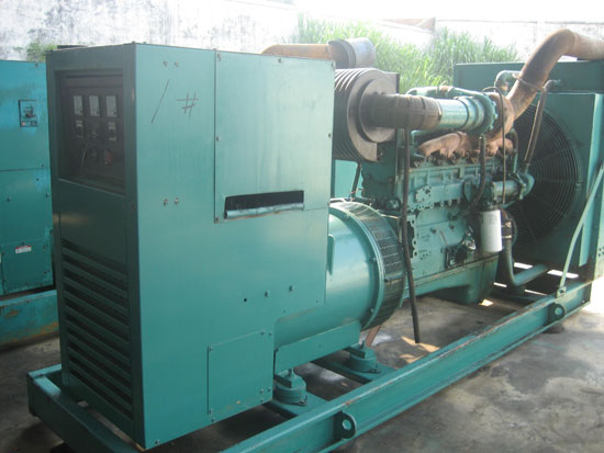 名山租赁发电机- 发电机碳刷磨损的原因是什么