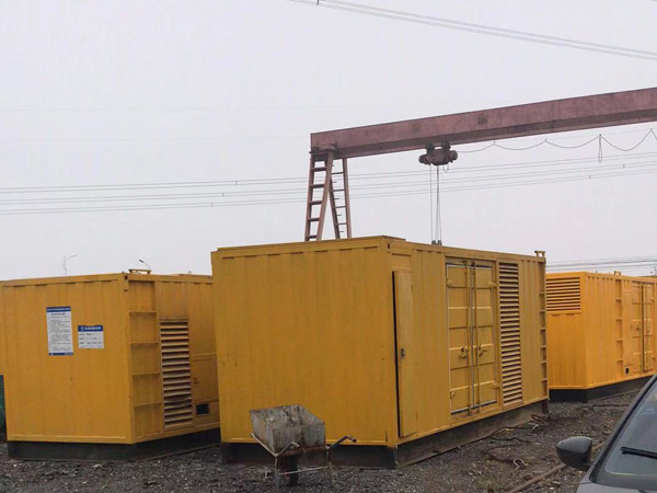 名山100kw柴油发电机组每小时油耗？