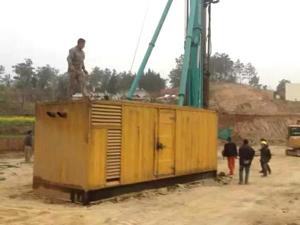 名山如何判断水冷式机油散热器密封件是否需要更换？