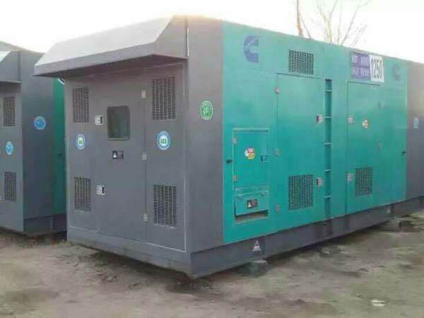 名山合同中关于工期延误的责任如何界定和处理？